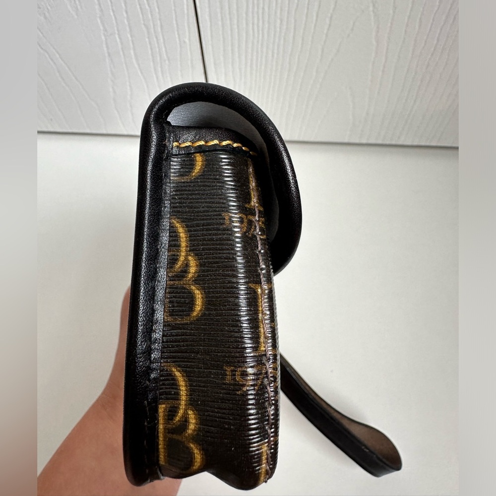 Dooney and Bourke Clutch Wristlet - Picture 3 of 10